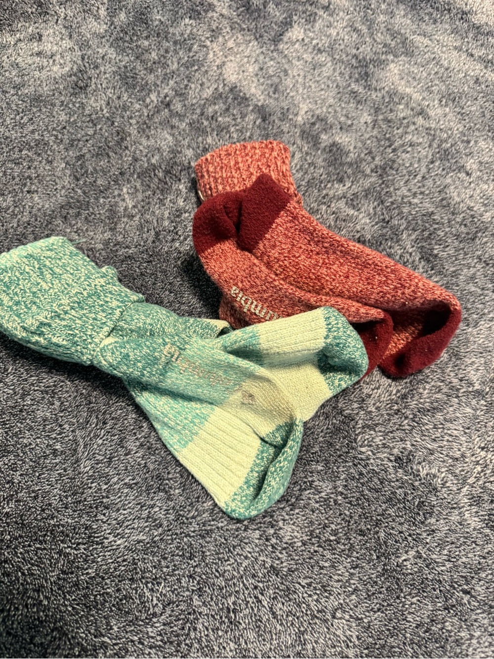 Columbia Cozy Two-Tone Knit Socks - Mint Green & Rust Red
